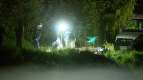 Ciało zawinięte w materiał znalezione niedaleko rzeki