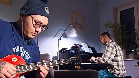 Na skuterze i z gitarą uciekli przed bombardowaniem Kijowa. Zaśpiewali w programie "#BezKitu" w TVN24 GO 