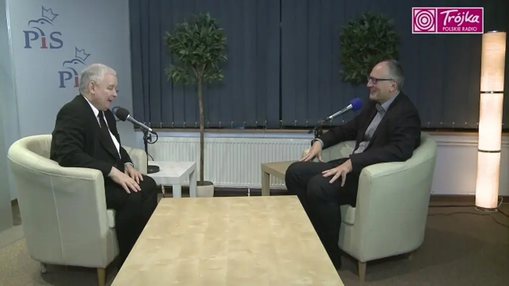 Pikieta KOD przed siedzibą PiS. Kaczyński: burleska, opary absurdu