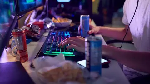 Zakaz sprzedaży napojów energetycznych. Projekt trafił do Sejmu