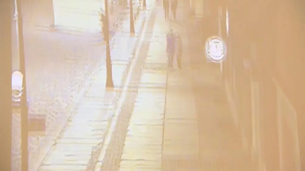 Do pijalni Ewa i Adam weszli razem wychodzili osobno