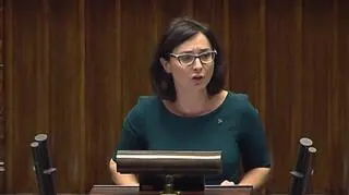 "Premier zamówiła filiżanki za 29 tys. złotych. A na opiekę nad śmiertelnie chorym dzieckiem oferujecie 4 tys. złotych?"