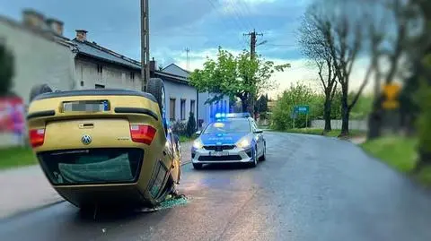 Dachowanie na prostej drodze. Jak to się stało?