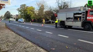 Zjechał z drogi, uderzył w latarnię i ogrodzenie. Policja: miał 1,5 promila
