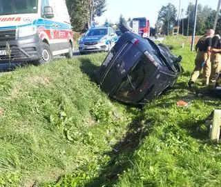 W wypadku zginął 70-letni kierowca, a 57-letnia pasażerka trafiła do szpitala