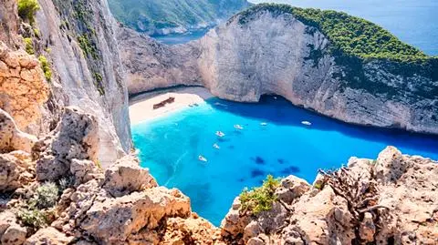 Navagio zante grecja shutterstock_1309475212