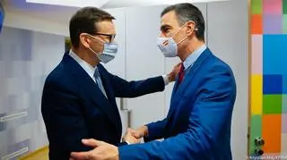 Mateusz Morawiecki spotkał się w Brukseli z premierem Hiszpanii Pedro Sanchezem 