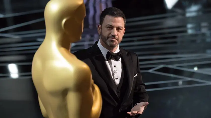 "Zamknij gębę, ostrzegamy cię". Komicy murem za Kimmelem 