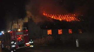 W pożarze ocalały jedynie mury