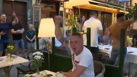 "Bitwa" na przyśpiewki kibiców w Sewilli