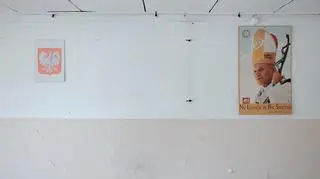 Michał Szlaga ma 35 lat, ukończył Akademię Sztuk Pięknych w Gdańsku