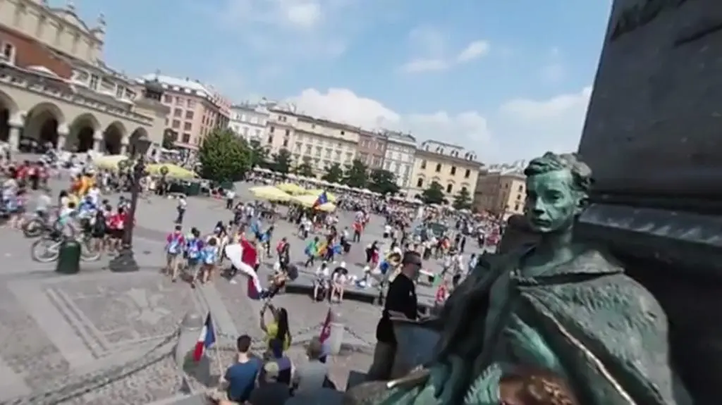 Krakowski rynek z perspektywy pomnika Mickiewicza