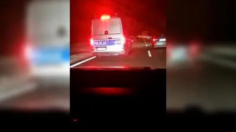 Radiowóz na autostradzie A4 miał blokować lewy pas ruchu