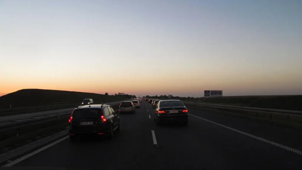 Sznur aut aż po horyzont