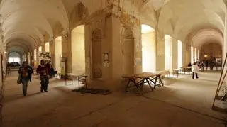 Sześć tysięcy uczestników, przeszło 120 warsztatów, stu artystów i 10 scen. W Lubiążu trwa XX Slot Art Festival.