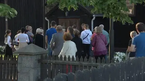 Parafianie zorganizowali w środę kolejny protest przed kościołem w Jaworznie