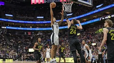 Sochan znów motorem napędowym. Spurs na zwycięskiej ścieżce