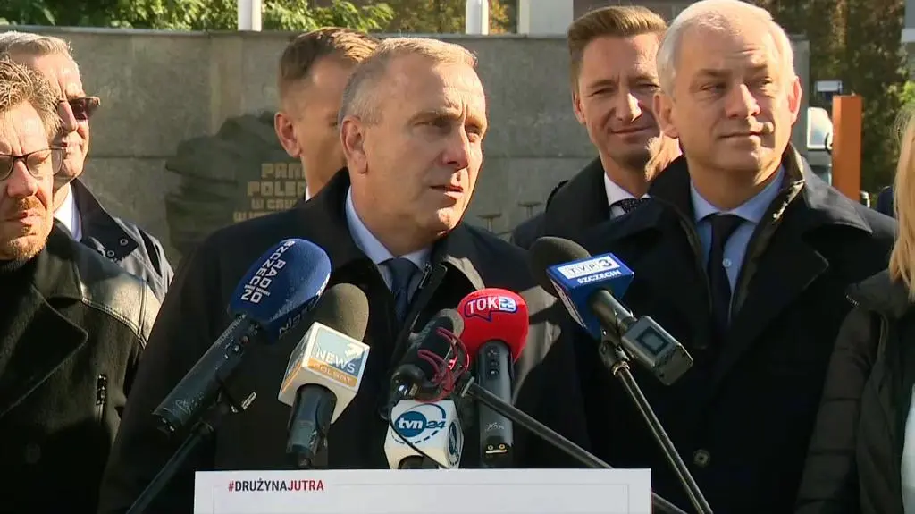 Schetyna: decyzja Neumanna na dzisiaj zamyka sprawę