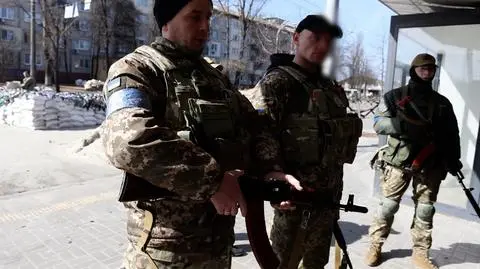 Oddział Wowy patroluje ulice 