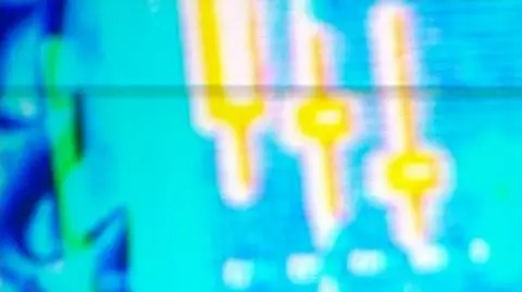 Balcerowicz: analizy pokazują, że prawda rysuje się zupełnie odwrotnie do tego, co mówi prezes Glapiński