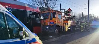 Tramwaj zderzył się z pojazdem technicznym