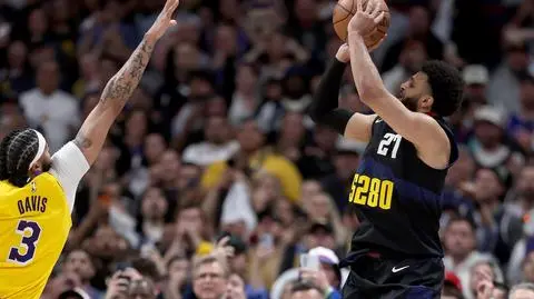 Sceny w NBA. Rzut równo z syreną dał mistrzom wygraną
