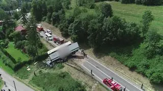 Wypadek w Tenczynie. Zdjęcia z drona 