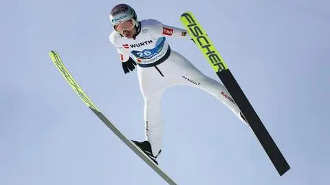Inauguracja letnich skoków dla Szwajcara. Jeden Polak w dziesiątce