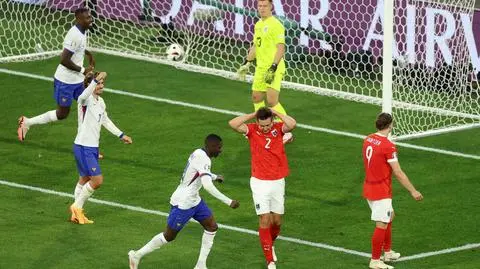 Samobój rozstrzygnął losy meczu rywali Polaków