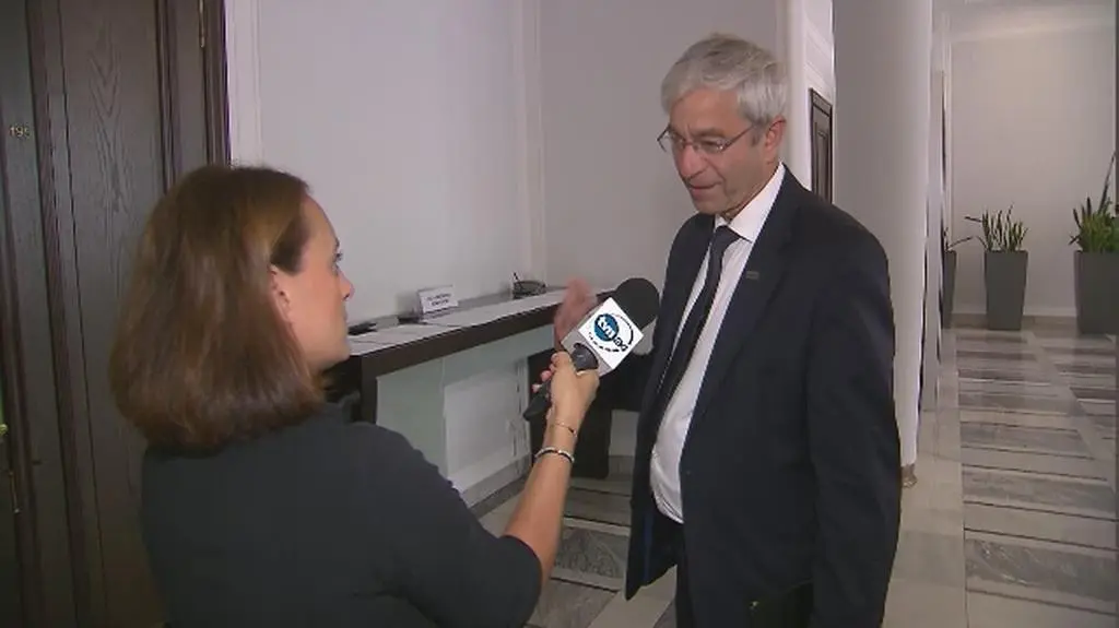 Jeżeli wszyscy krzyczą: „Konstytucja konstytucja” to zróbmy konstytucję na oczekiwania obywateli