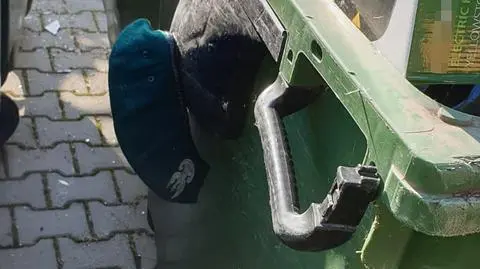 Promocja oficerska i demolka przed akademikiem. Uczelnia: to część tradycji