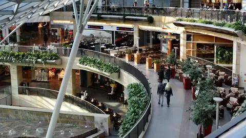 Co dalej z zakazem handlu w niedziele? "Koalicja Ryszarda Petru i galerii handlowych"