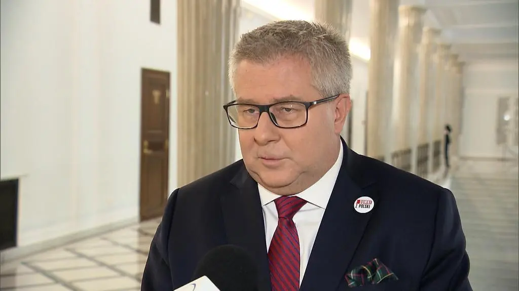 To cały czas tak naprawdę jest bój między PiS-em a PO