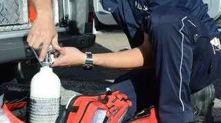 Policjanci dzięki nowoczesnemu sprzętowi będą mogli szybciej pomóc ofierze wypadku
