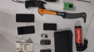 Przedmioty zabezpieczono podczas policyjnej akcji