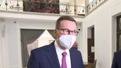 0405N305X MORAWIECKI NA SCHODKACH