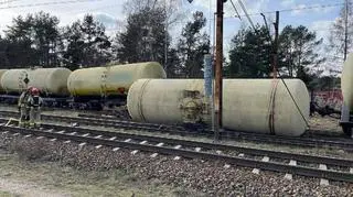 Przewrócił się wagon przewożący paliwo lotnicze