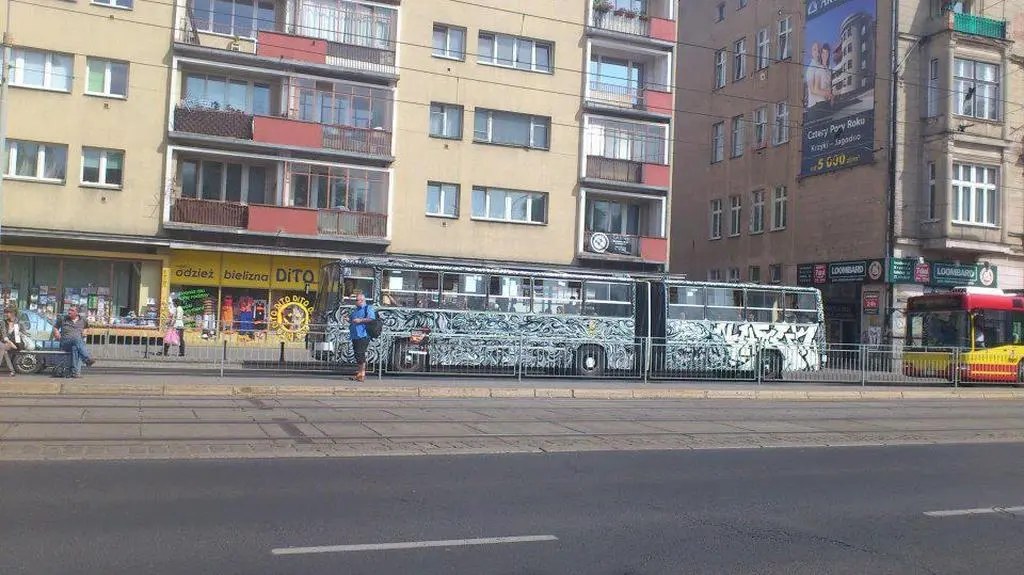 MPK zorganizowało konkurs. Polowanie na Ikarusa, nową maskotkę wrocławskiego przedsiębiorstwa komunikacyjnego