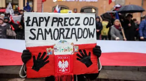 Były prezes TK: Nie ma państwa demokratycznego bez samorządu terytorialnego