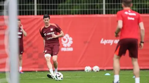 Długo wyczekiwane obrazki z Hanoweru. Lewandowski trenuje już z piłką