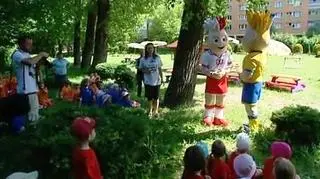 Wizyta maskotek ucieszyła również dzieci