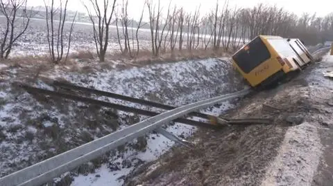 Autobus wylądowął w rowie