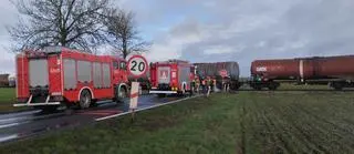 Zderzenie pociągu towarowego z samochodem osobowym