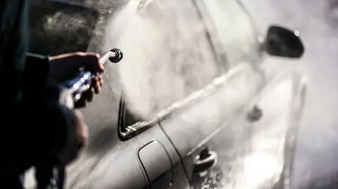 myjnia samochodowa shutterstock_788107240