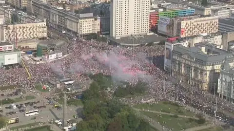Warsaw stops to pay tribute to Heroes of Warsaw Uprising