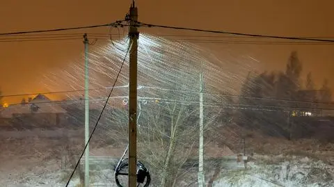 Śnieg, noc, opady