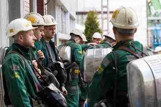 Ratownicy górniczy w kopalni Zofiówka