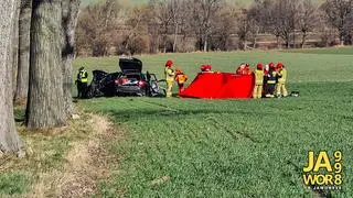 Trzy osoby nie żyją, czwarta jest ranna. Wypadek w Sichowie