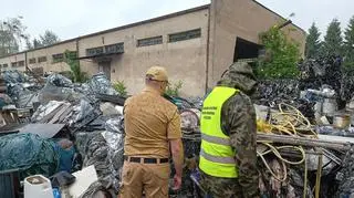 Wzmożone kontrole wysypisk po serii pożarów. Szczecin