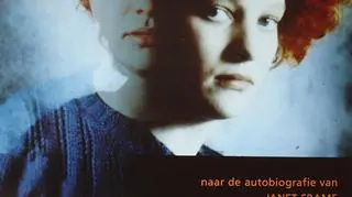 Plakat promujący film "Anioł przy moim stole"